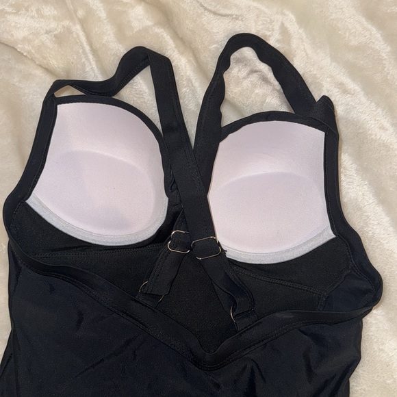 SHEIN one piece ruched bathing suit - Picture 3 of 4